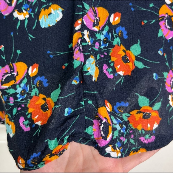 Zara TRF Navy Floral V-Neck Ruched Half Sleeve Button Front Blouse Women’s Sz XS - Picture 7 of 11